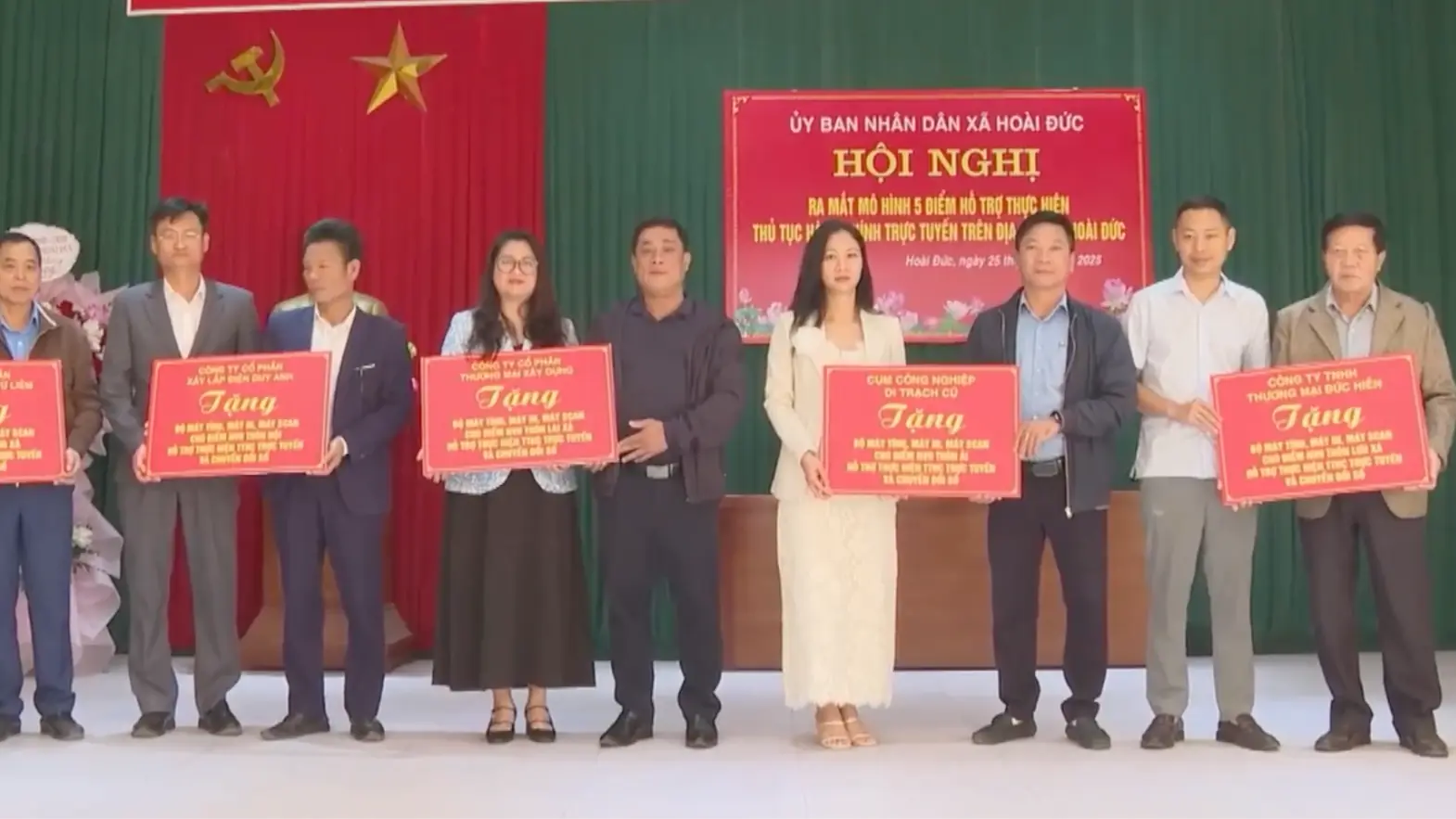 Hoài Đức triển khai điểm hỗ trợ hành chính công trực tuyến